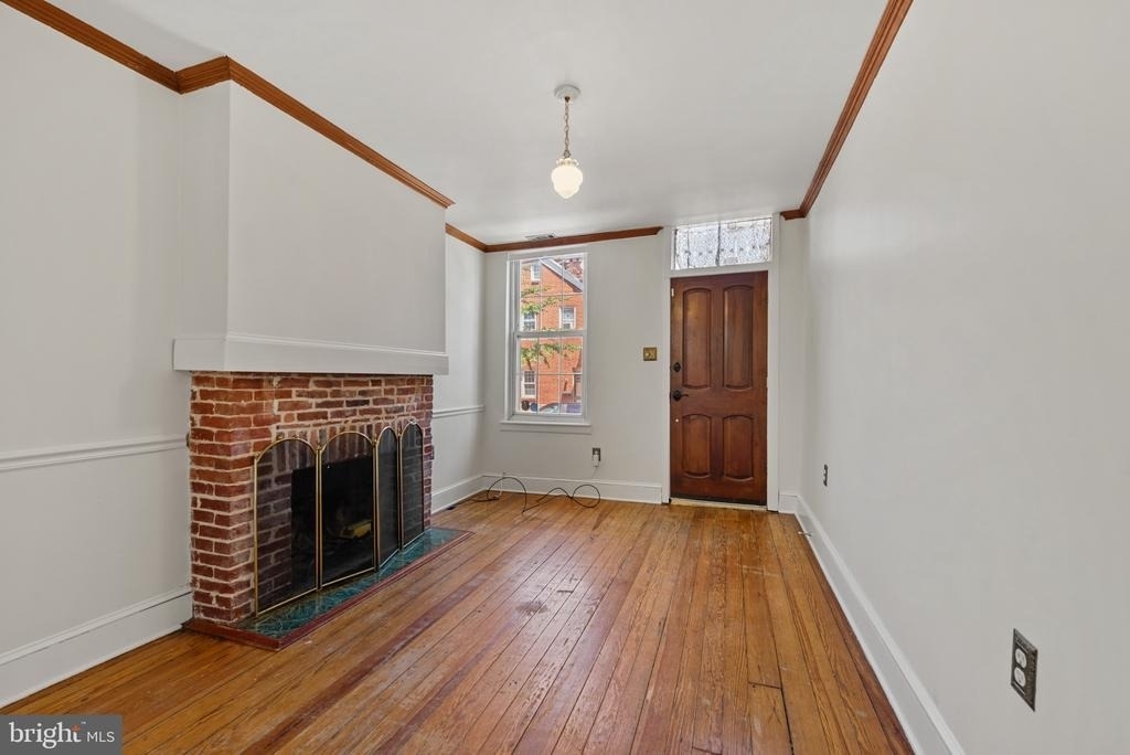1106 William Street - Photo 4