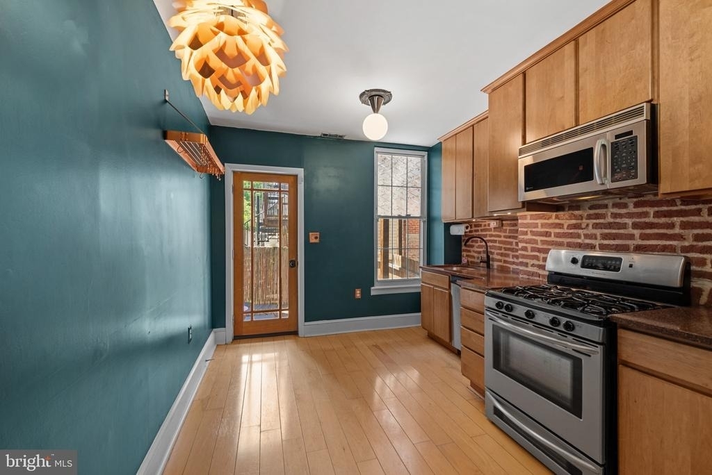 1106 William Street - Photo 5
