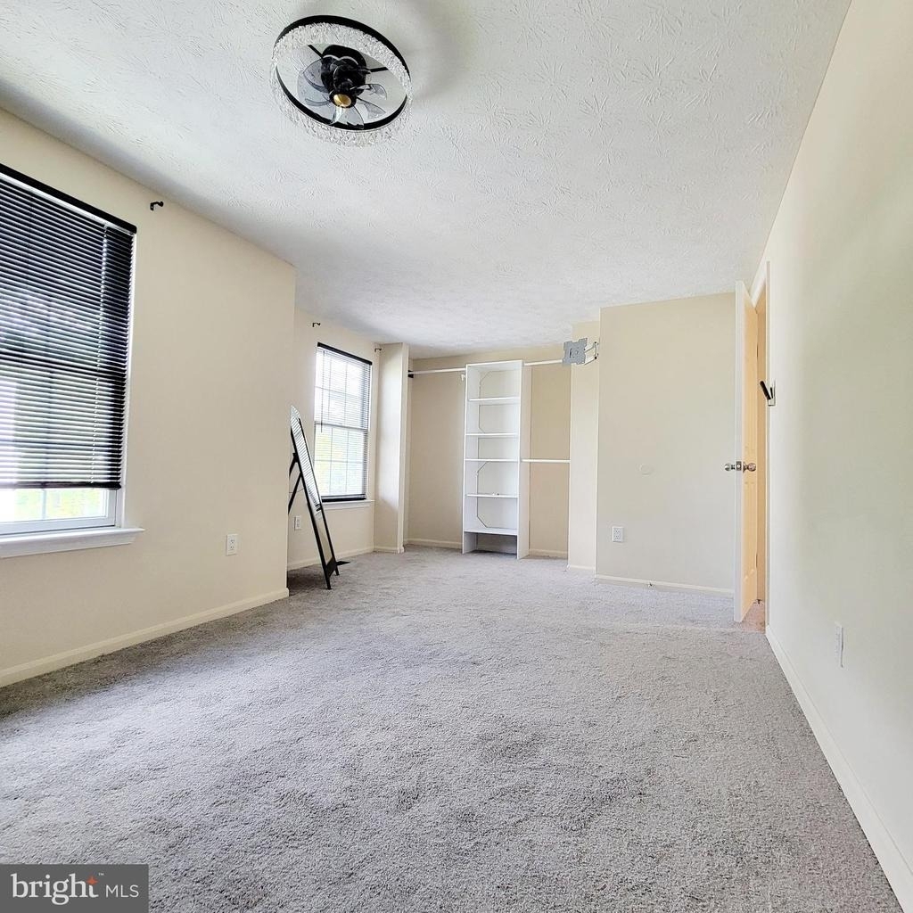 377 Valiant Circle - Photo 18