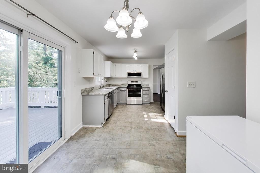8071 Clark Station Road - Photo 3