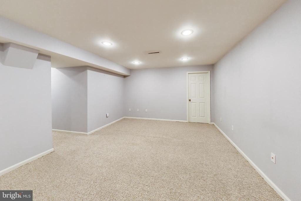8071 Clark Station Road - Photo 28