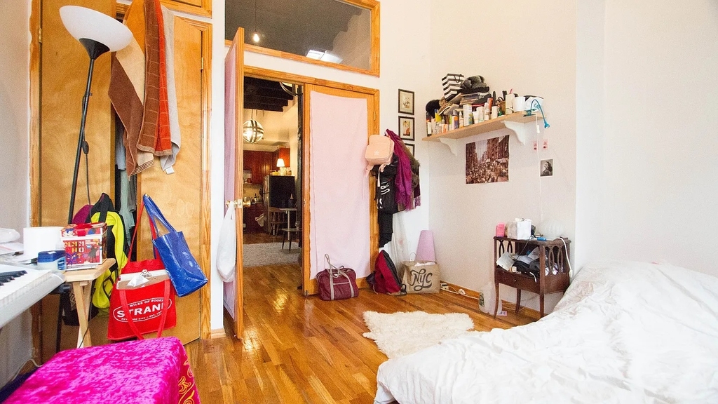 1128 Willoughby Avenue - Photo 4