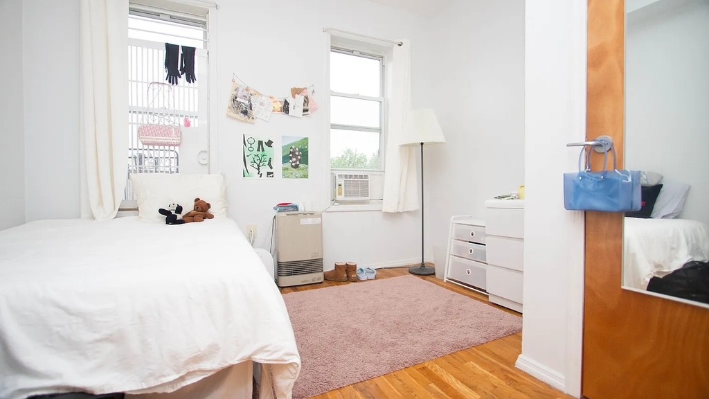 1128 Willoughby Avenue - Photo 6