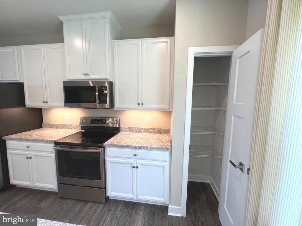 1903 Spearfish Court - Photo 2