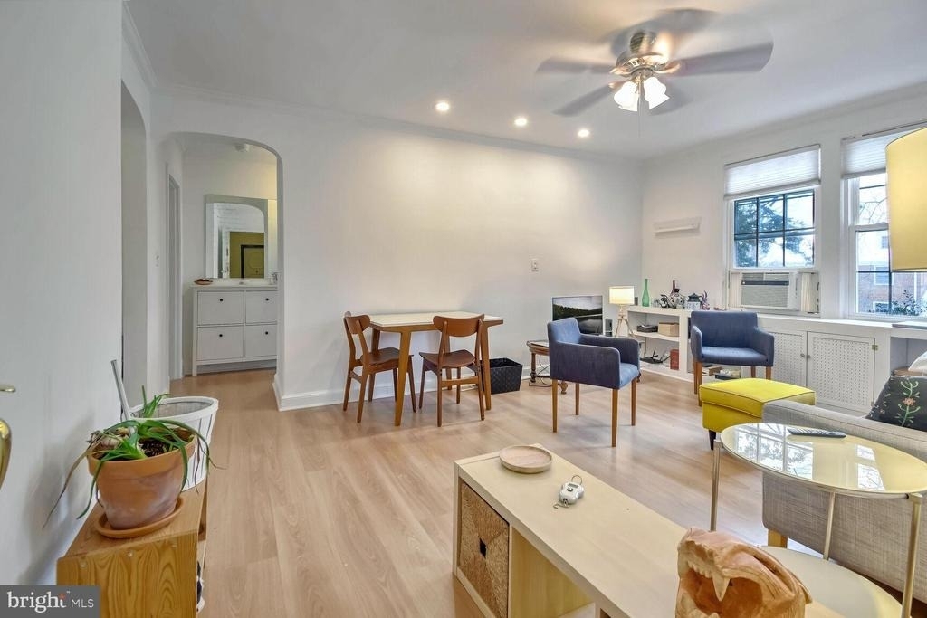 2803 Cortland Place Nw - Photo 2