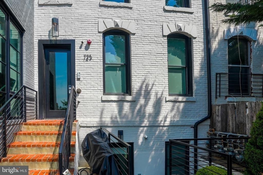725 Euclid Street Nw - Photo 0