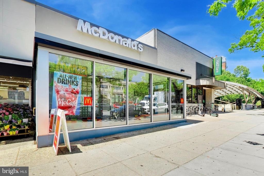 2501 Calvert Street Nw - Photo 31