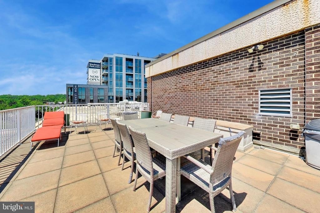 2501 Calvert Street Nw - Photo 16