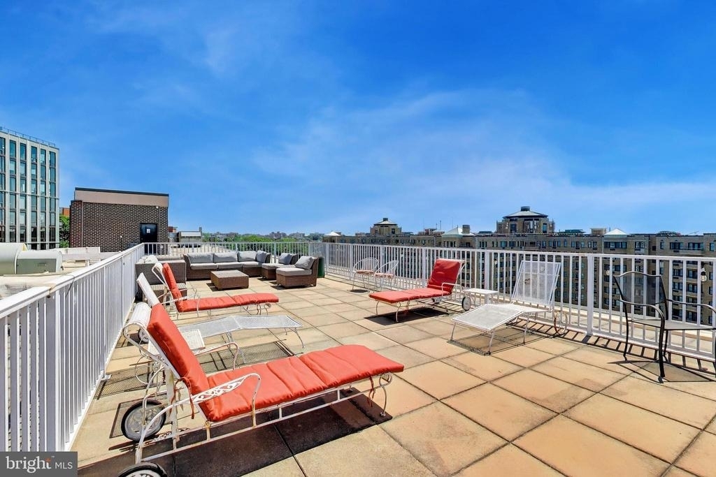 2501 Calvert Street Nw - Photo 13