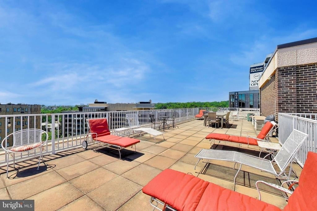 2501 Calvert Street Nw - Photo 15