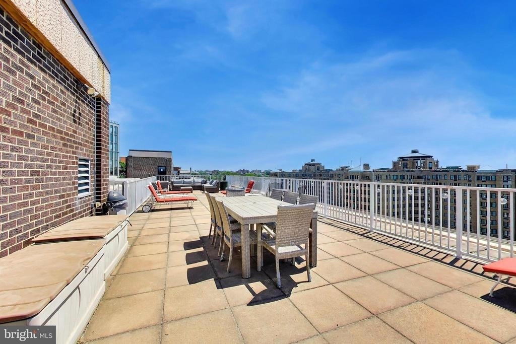 2501 Calvert Street Nw - Photo 17