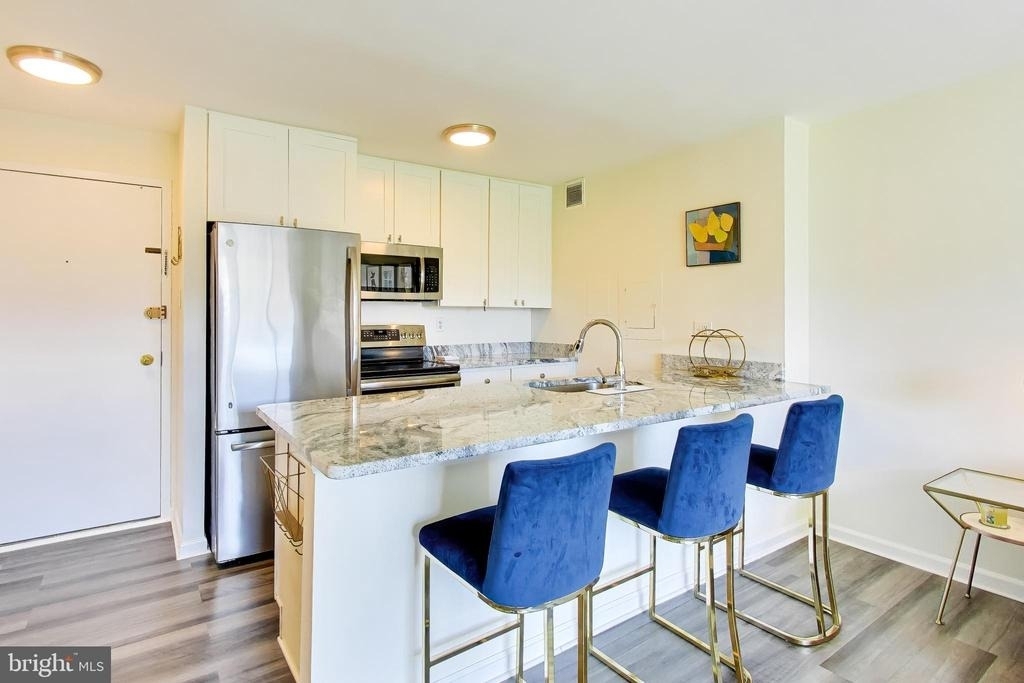 2501 Calvert Street Nw - Photo 5