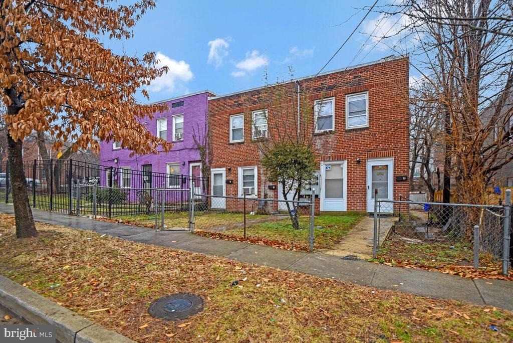 3427 B Street Se - Photo 17