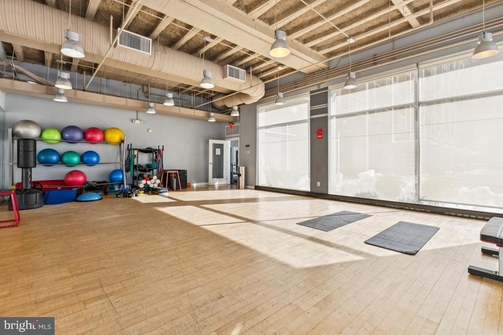 355 I Street Sw - Photo 19