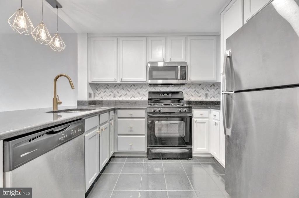 355 I Street Sw - Photo 3