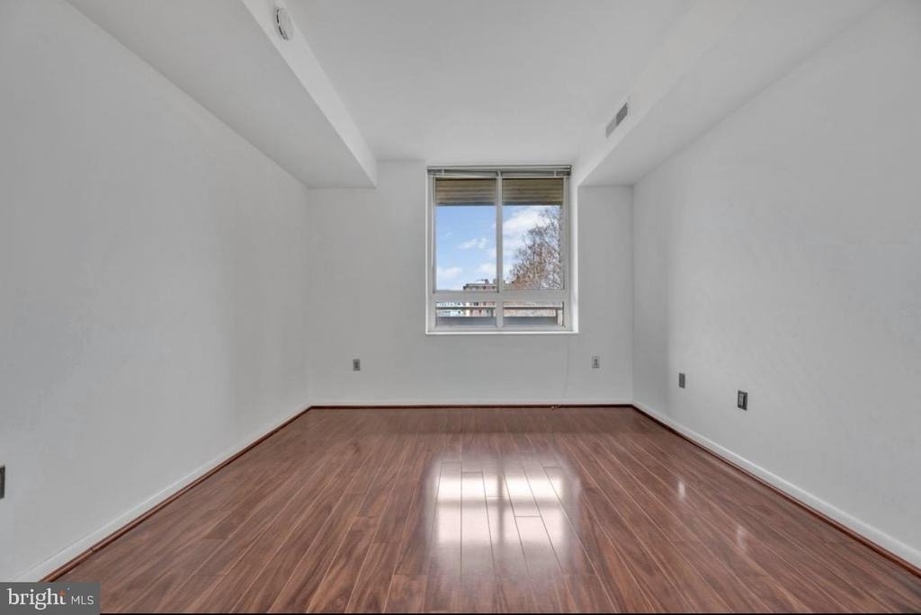 355 I Street Sw - Photo 6