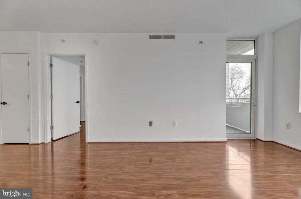 355 I Street Sw - Photo 8
