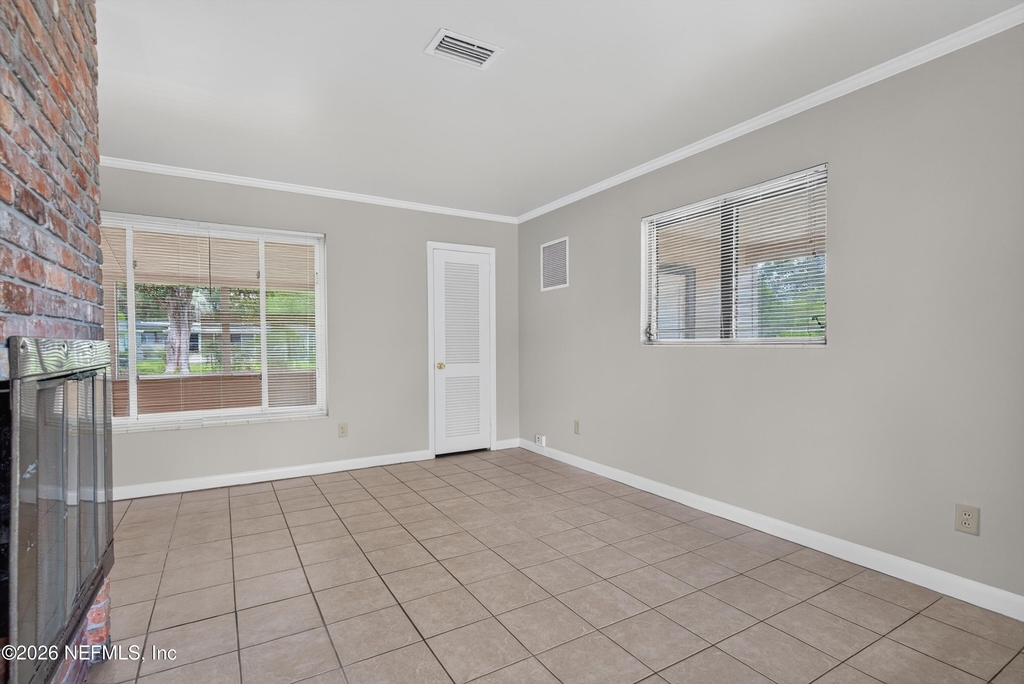 2618 Arlex Drive E - Photo 5