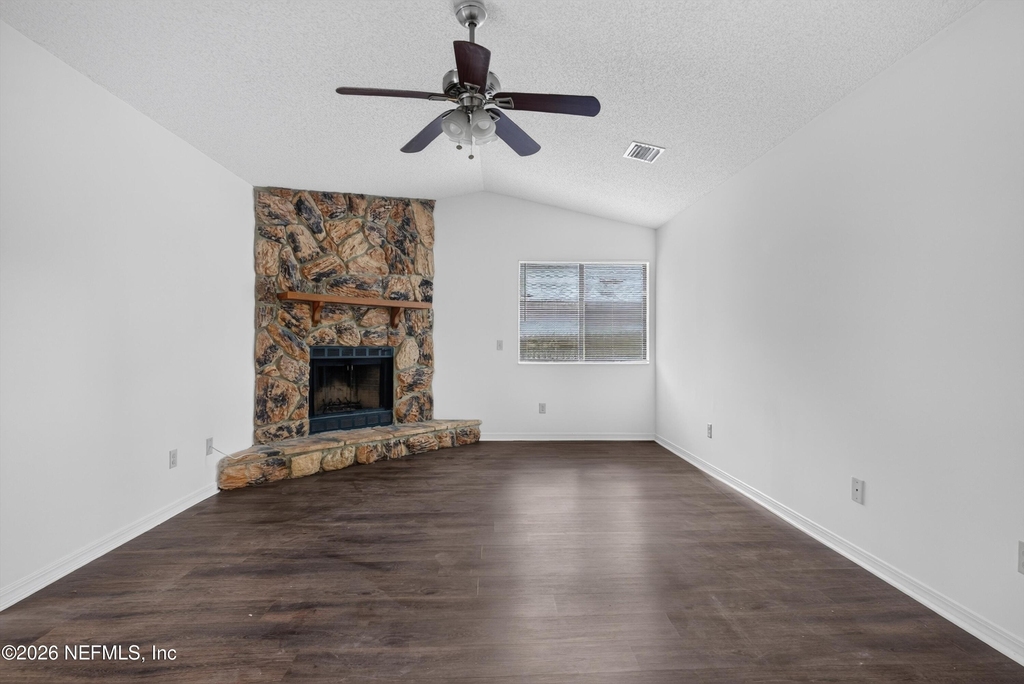 1445 Classic Oak Road W - Photo 7