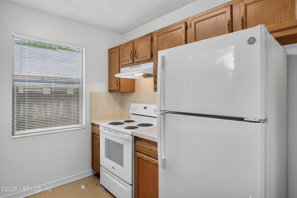 1445 Classic Oak Road W - Photo 12