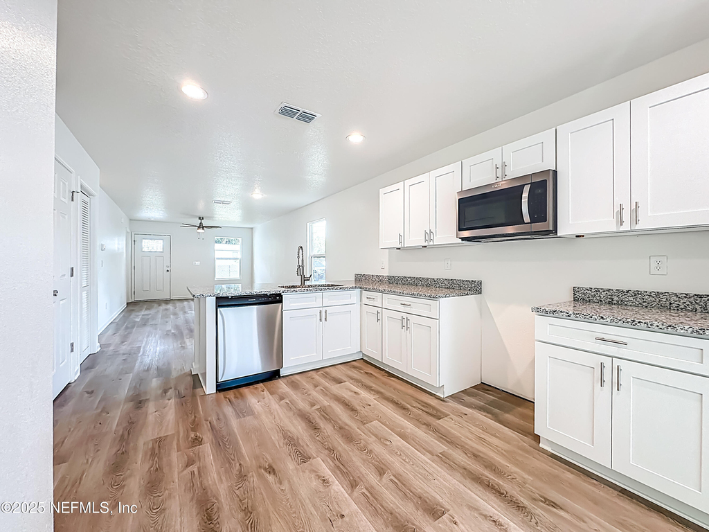 780 W 5th Street - Photo 5