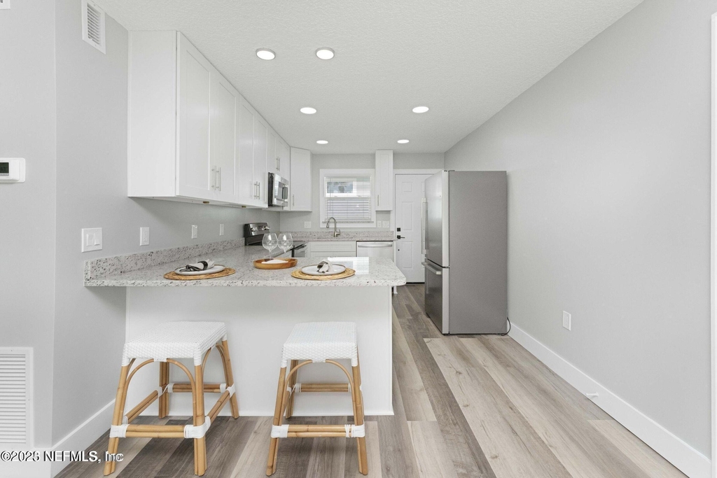 423 9th Avenue N - Photo 0
