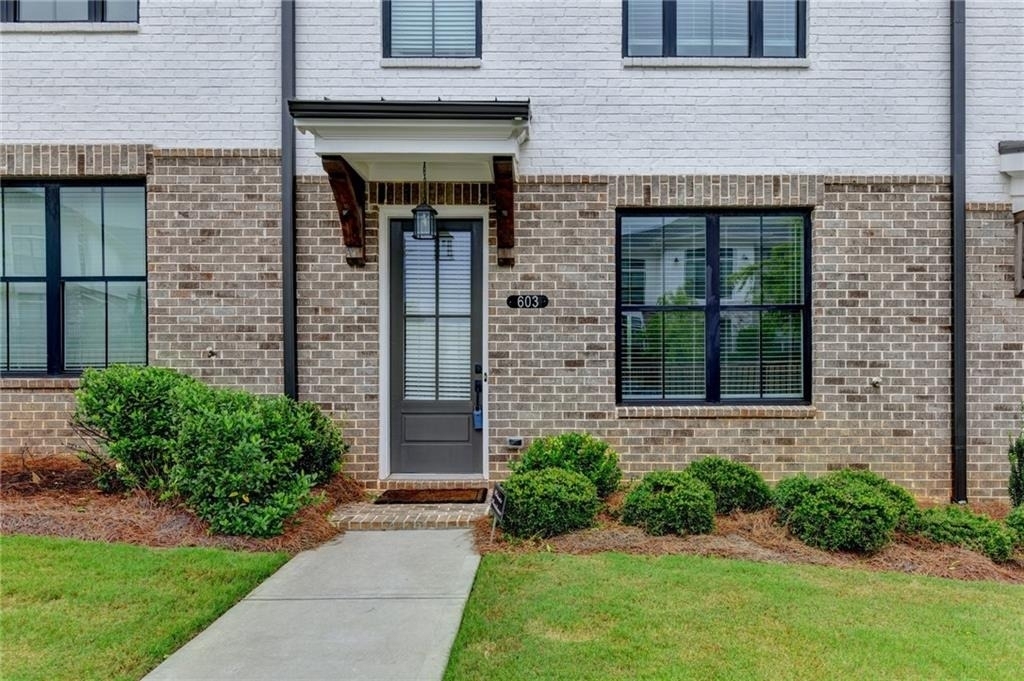 603 Millcroft Boulevard - Photo 2