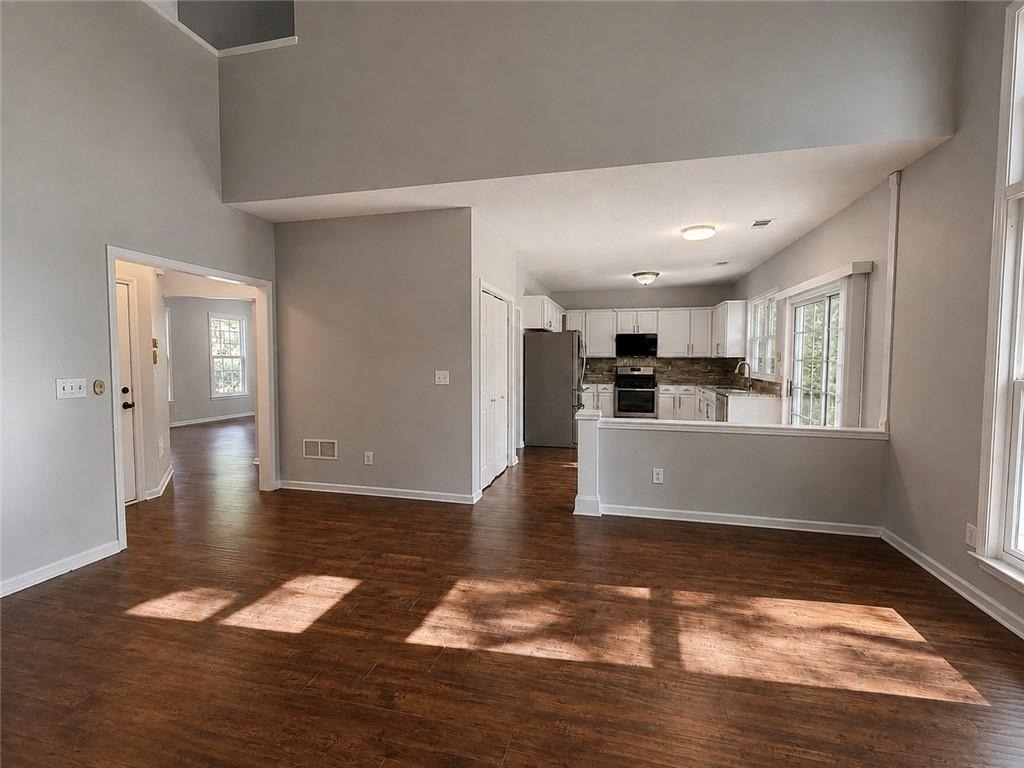 535 Arncliffe Court - Photo 8