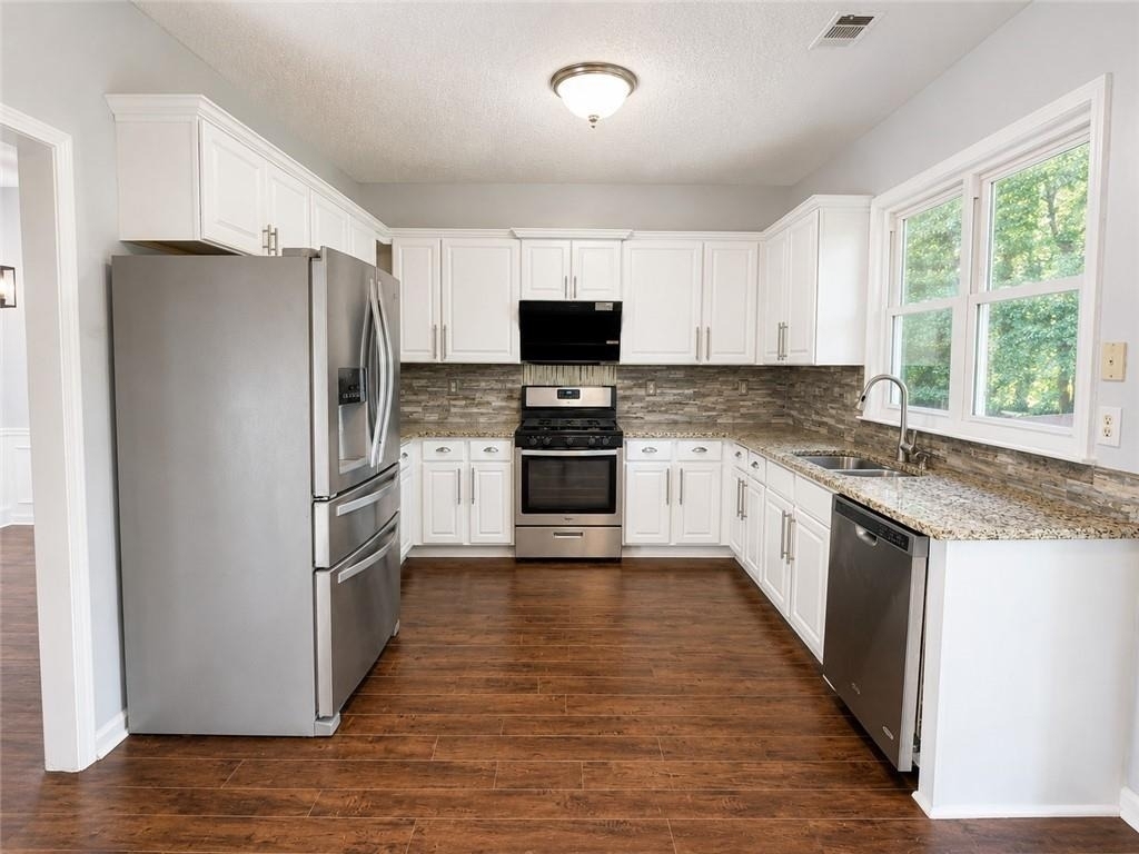 535 Arncliffe Court - Photo 4