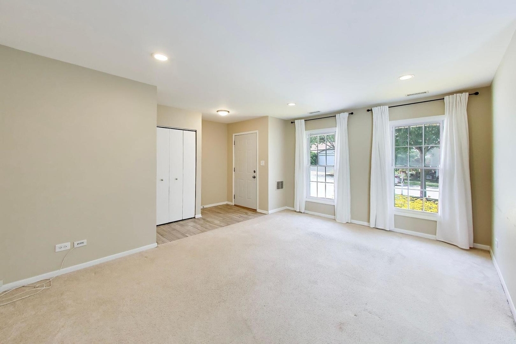 106 Regency Drive - Photo 7