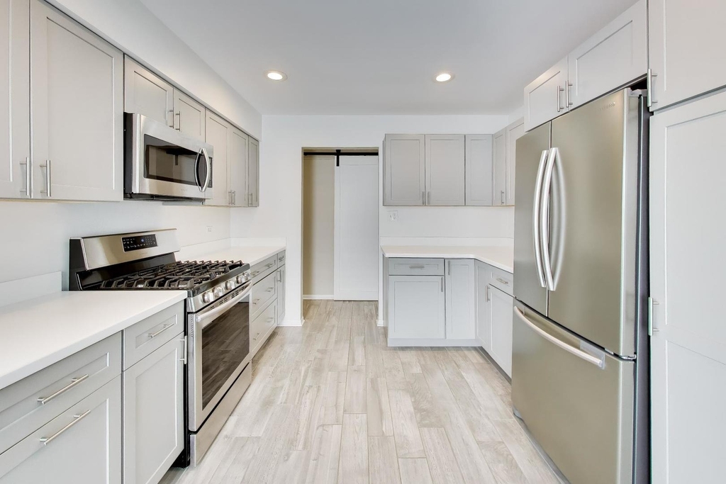 106 Regency Drive - Photo 5
