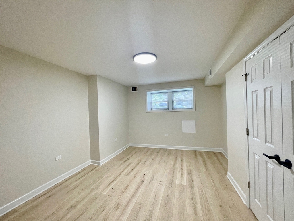 4845 N Kostner Avenue - Photo 9