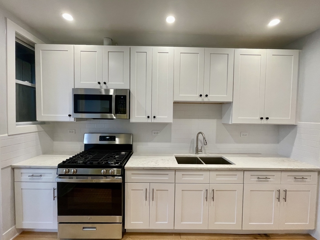 4853 W Augusta Boulevard - Photo 7