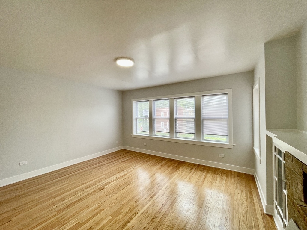 4853 W Augusta Boulevard - Photo 2