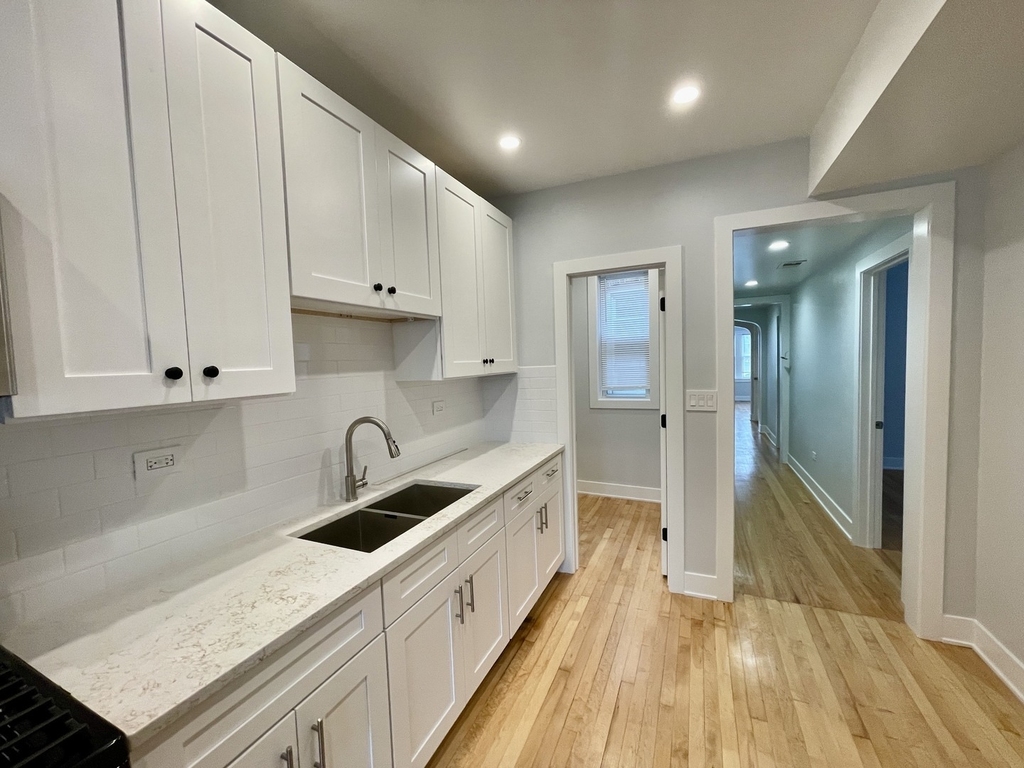 4853 W Augusta Boulevard - Photo 8