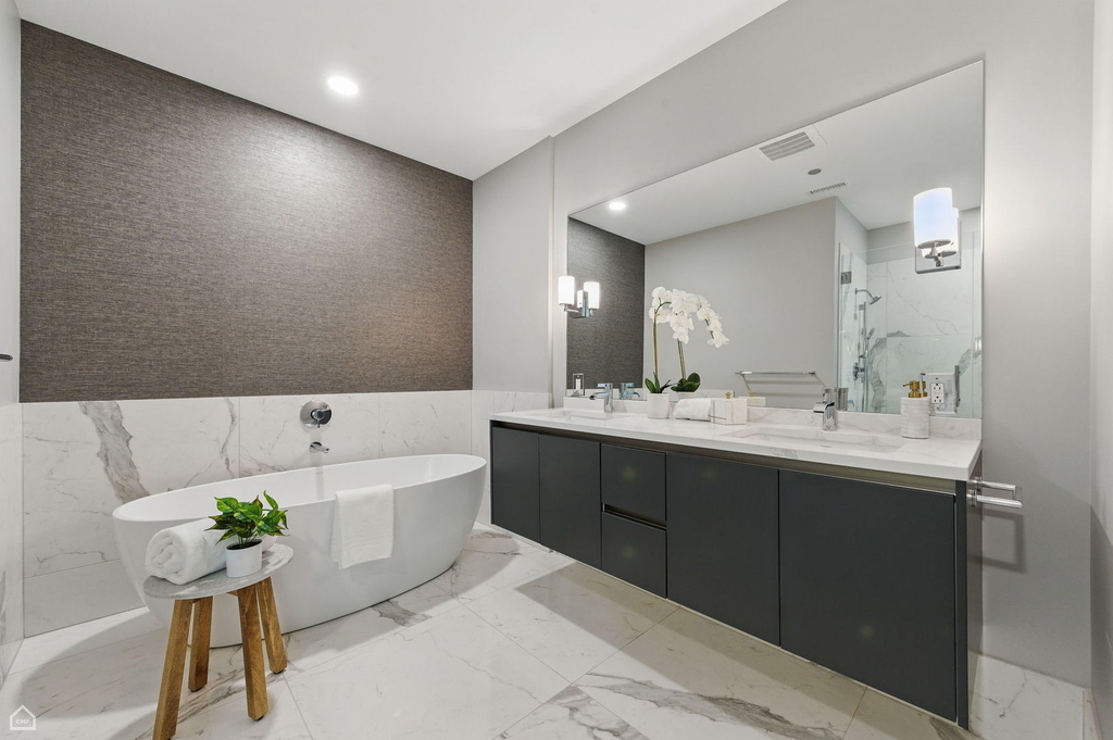 146 W Erie Street - Photo 10