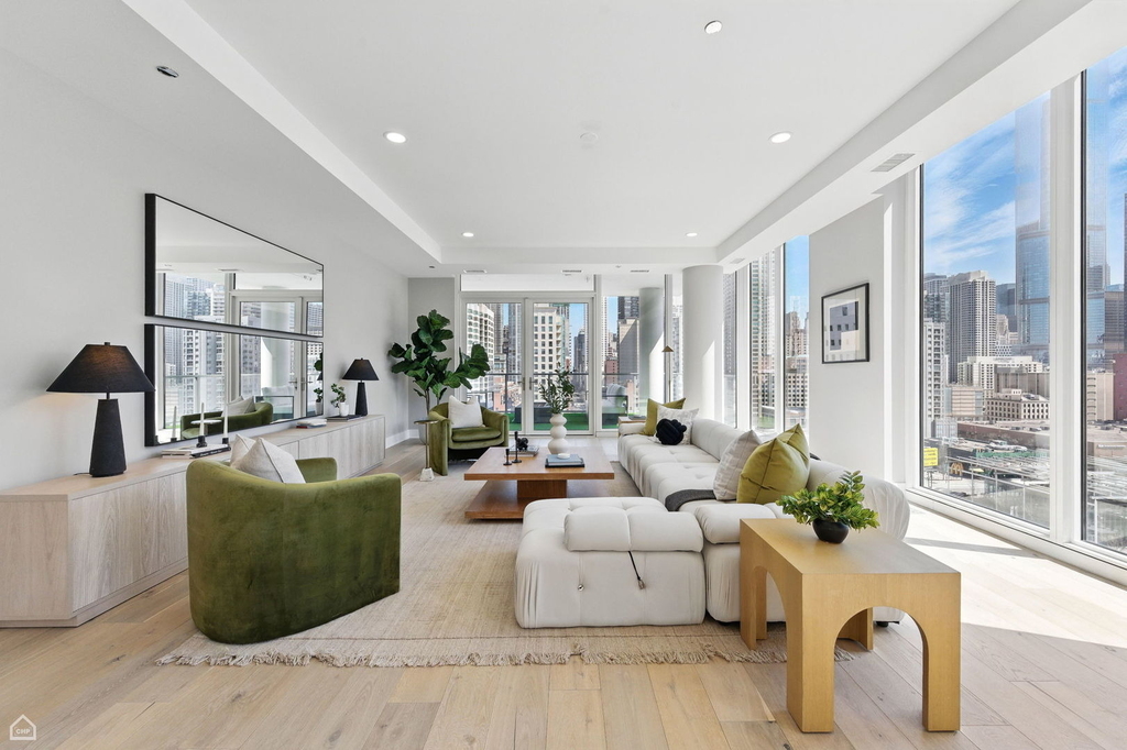 146 W Erie Street - Photo 1