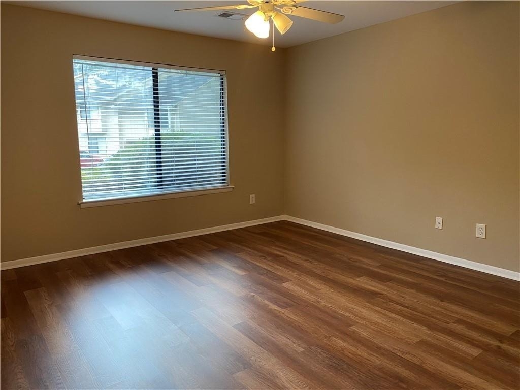 2207 Surrey Court Se - Photo 10