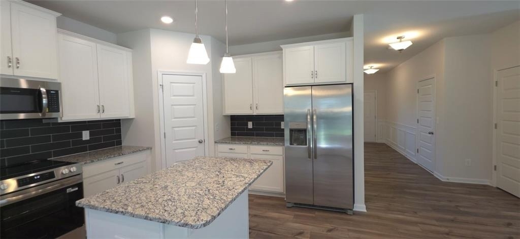 523 Grover Street - Photo 4