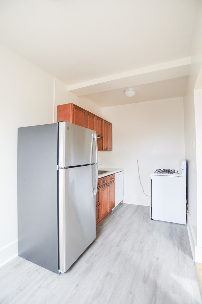 1100 W Roscoe Street - Photo 3