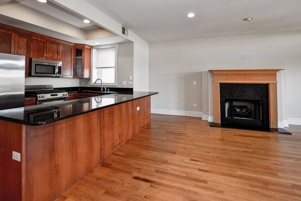 2942 N Lincoln Avenue - Photo 4