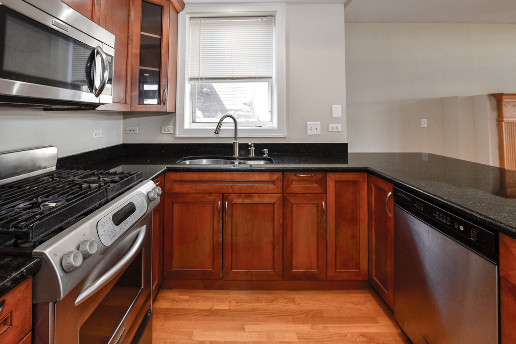 2942 N Lincoln Avenue - Photo 7