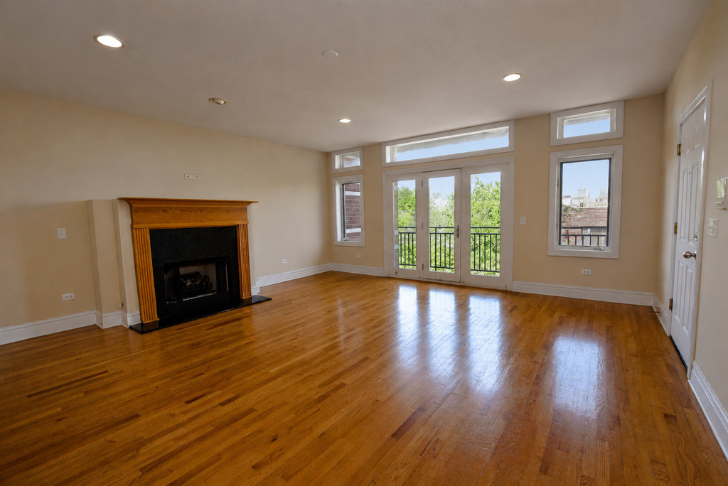2942 N Lincoln Avenue - Photo 2