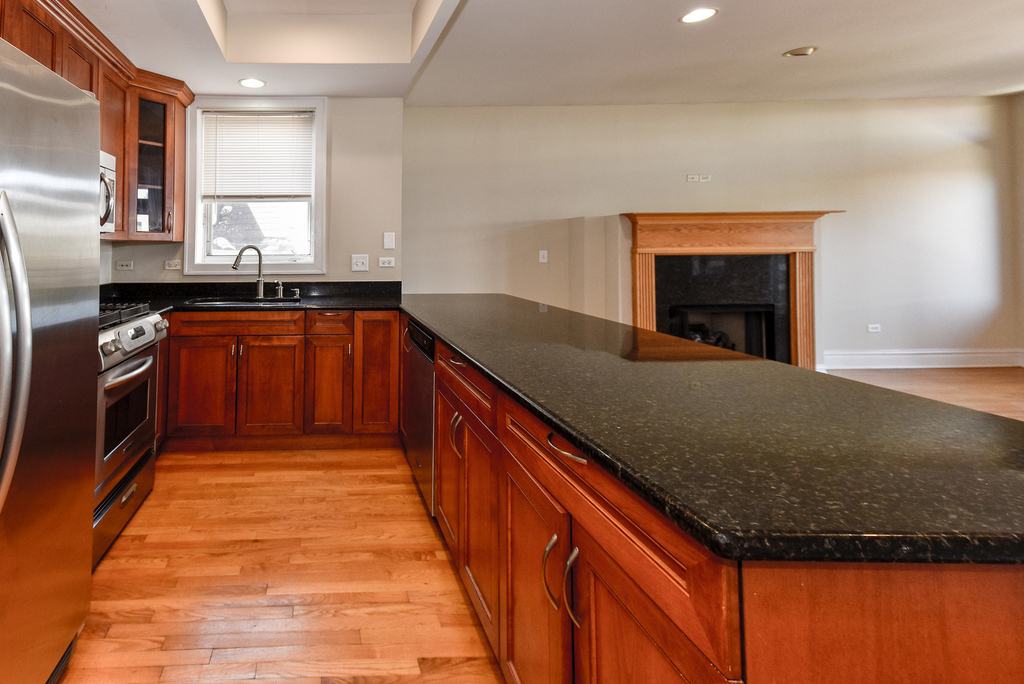 2942 N Lincoln Avenue - Photo 6