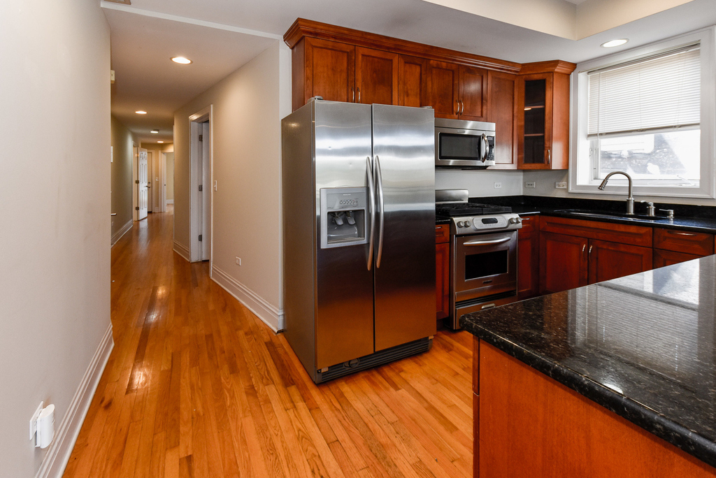2942 N Lincoln Avenue - Photo 8