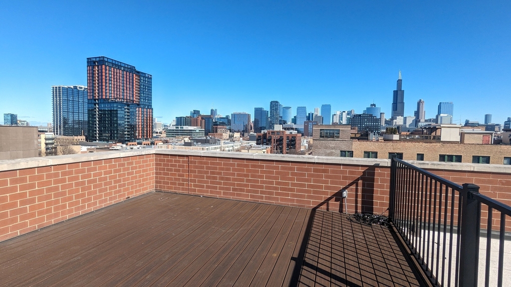 1355 W Washington Boulevard - Photo 2
