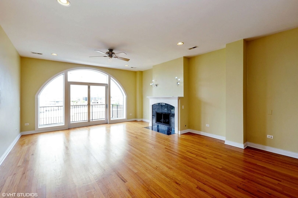1355 W Washington Boulevard - Photo 1