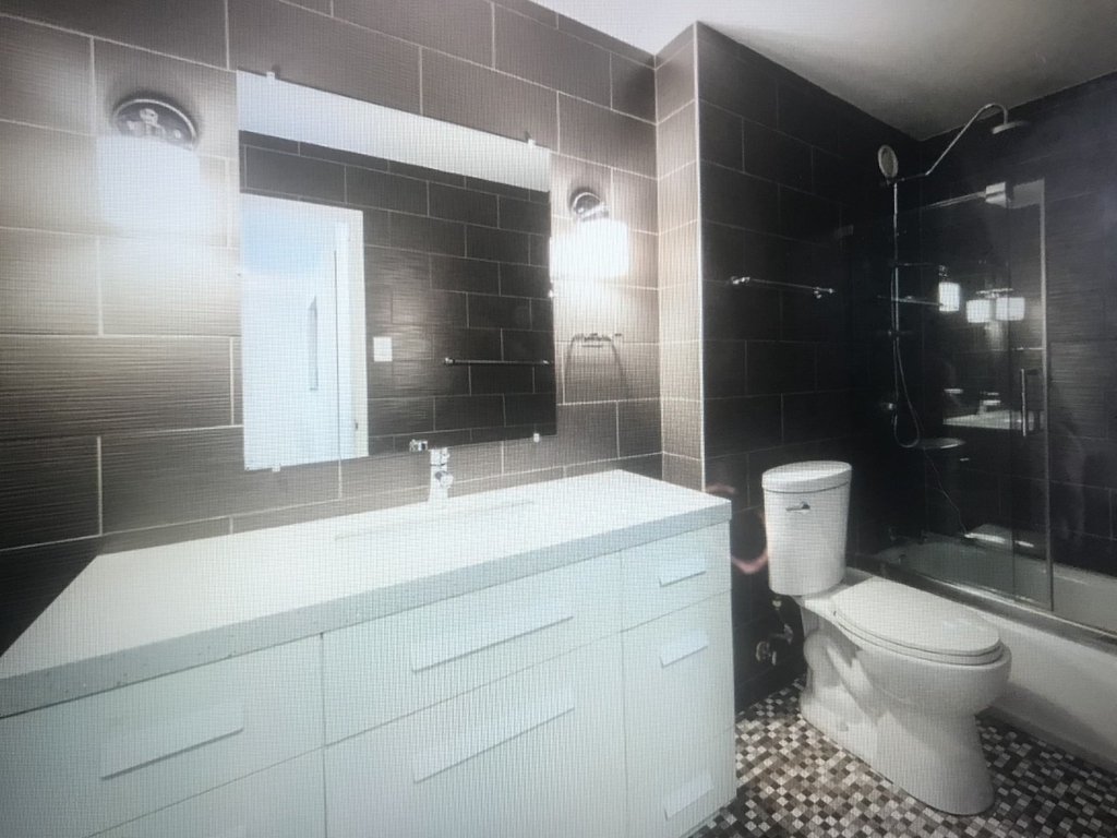 211 E Ohio Street - Photo 8