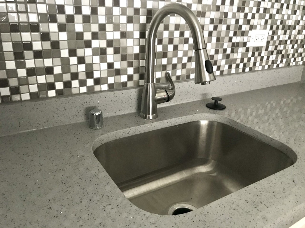 211 E Ohio Street - Photo 6