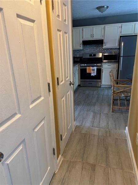 2578 Shadowbrook Drive - Photo 7